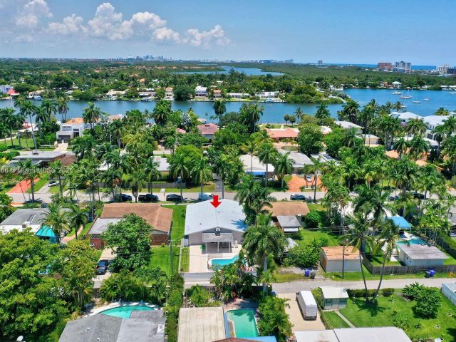 Home for sale at 932 Polk St - photo 6031321