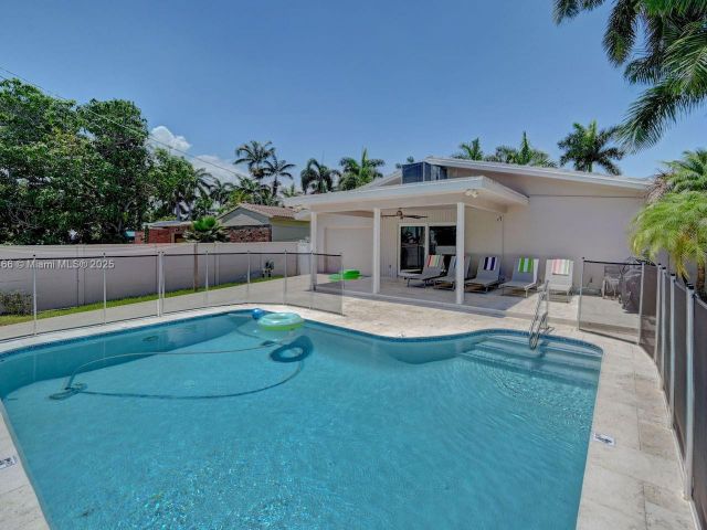 Home for sale at 932 Polk St - photo 6031323