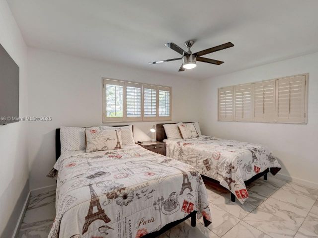 Home for sale at 932 Polk St - photo 6031327