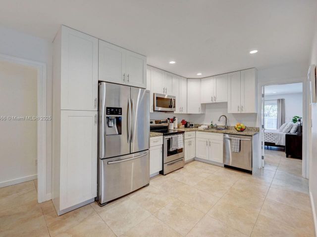 Home for sale at 932 Polk St - photo 6031332