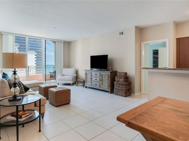 Apartment for sale  Unit #PH4 - photo 7129695