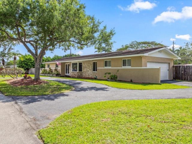 Home for sale at 9750 SW 143rd Dr - photo 6071395