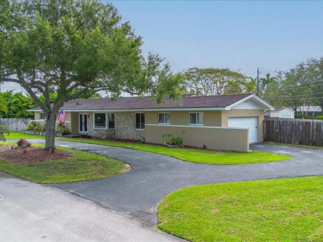 Home for sale at 9750 SW 143rd Dr - photo 6071398