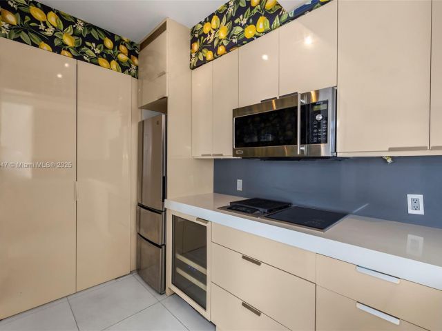 Apartment for sale  Unit #PH204 - photo 6037670