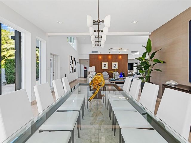 Home for rent at 2416 Bayview Dr - photo 6026307