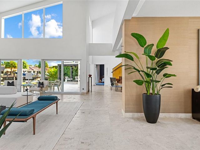 Home for rent at 2416 Bayview Dr - photo 6026312