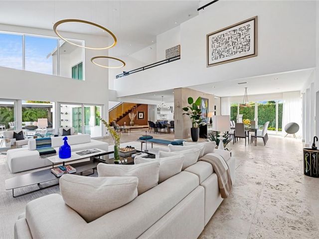 Home for rent at 2416 Bayview Dr - photo 6026313