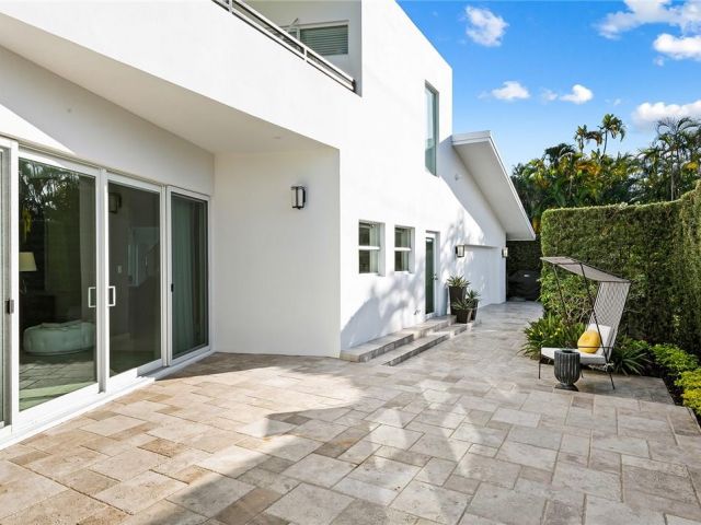 Home for rent at 2416 Bayview Dr - photo 6026320