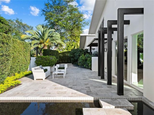 Home for rent at 2416 Bayview Dr - photo 6026322