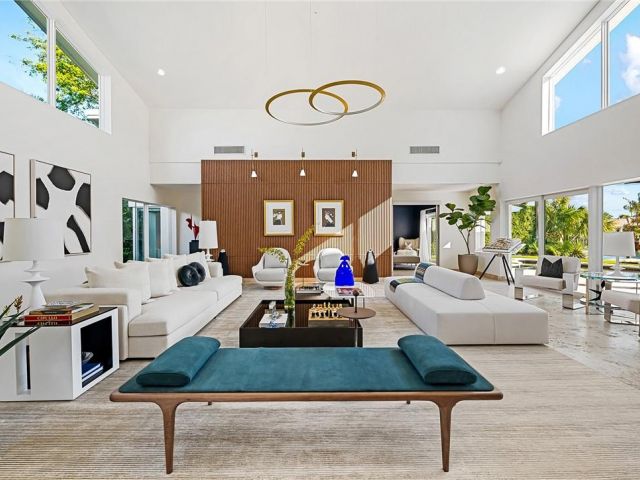 Home for rent at 2416 Bayview Dr - photo 6026326