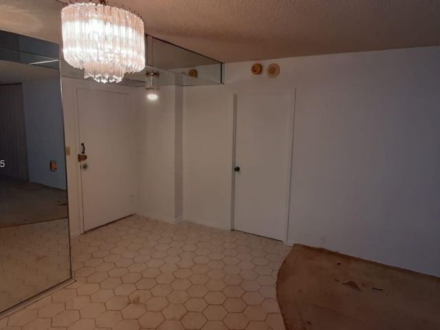 Apartment for sale  Unit #1711 - photo 7442617