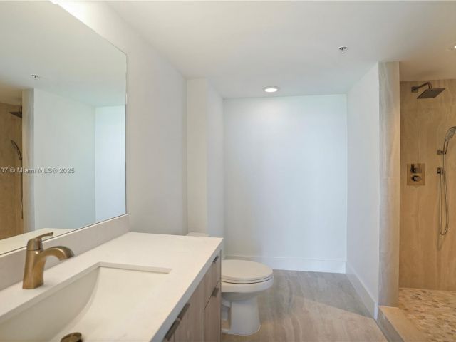 Apartment for sale  Unit #1404 - photo 6043998