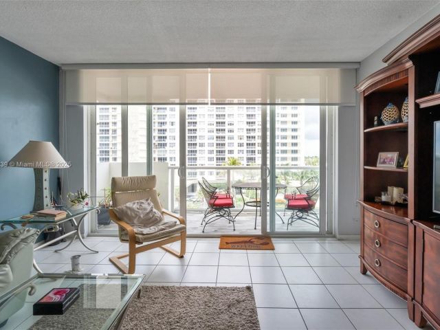 Apartment for sale  Unit #615 - photo 6028333