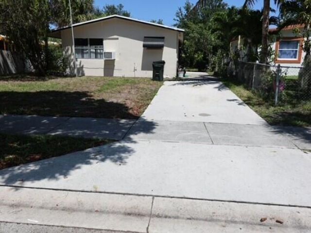 Home for sale at 1454 NE 2nd Court - photo 6060188