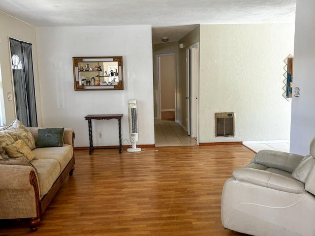 Home for sale at 1454 NE 2nd Court - photo 6060199