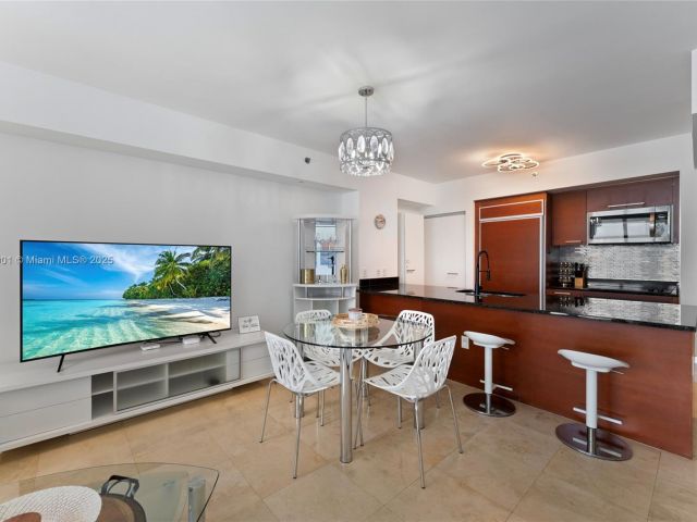 Apartment for rent  Unit #1612 - photo 6027424