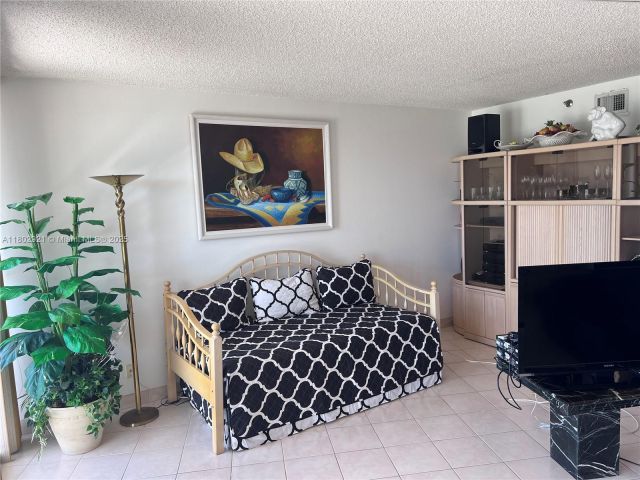 Apartment for sale  Unit #1508 - photo 6029533