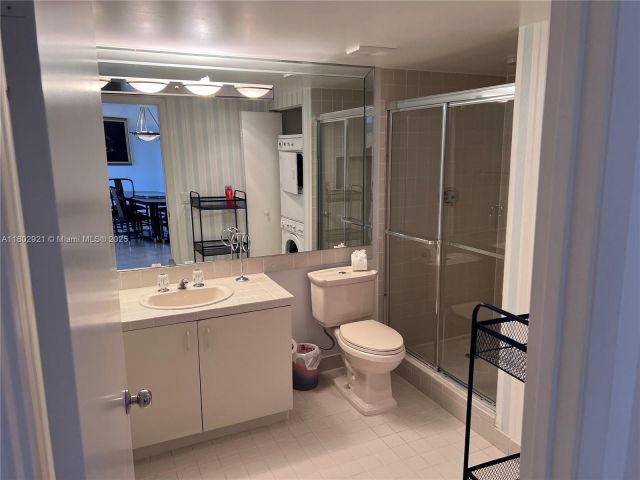 2-bedroom condo for sale in Aventura - 1000 Island Blvd 1508 - MondialRealty