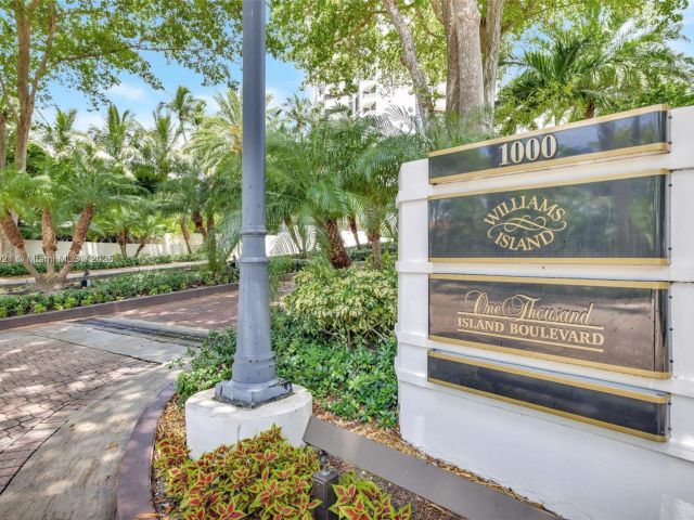2-bedroom condo for sale in Aventura - 1000 Island Blvd 1508 - MondialRealty