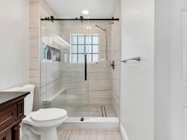 Home for sale at 1220 SW 46th Ter - photo 6041441