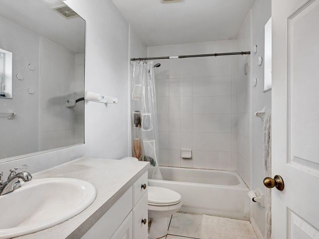 Home for sale at 339 NW 5th Avenue - photo 6058360