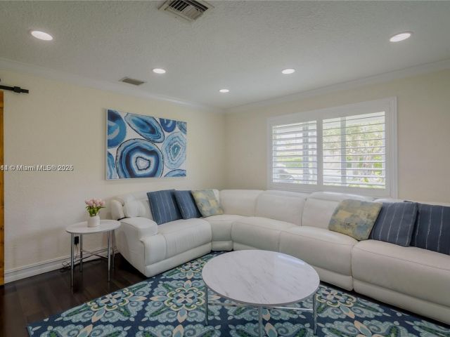 Home for rent at 8500 SW 70th St - photo 6031514