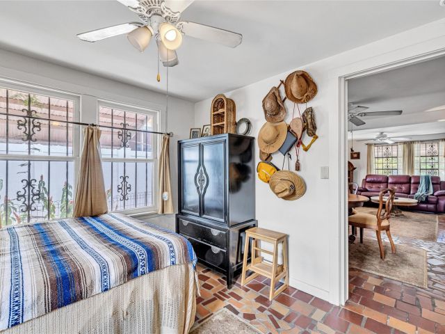 Home for sale at 1009 NE 6th St - photo 6051097