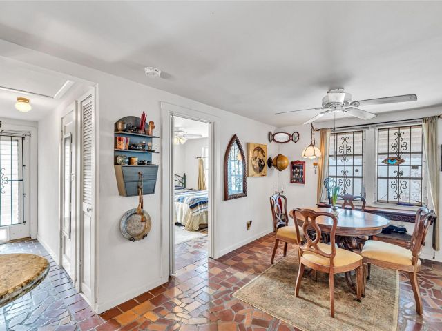 Home for sale at 1009 NE 6th St - photo 6051099