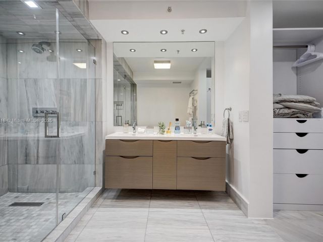 Apartment for sale  Unit #808 - photo 6034070