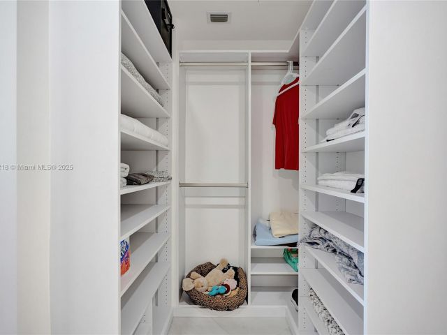 Apartment for sale  Unit #808 - photo 6034072