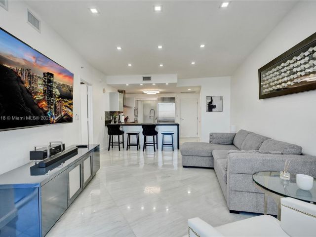 Apartment for sale  Unit #808 - photo 6034076