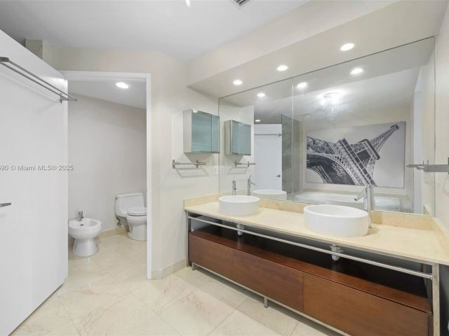 Apartment for sale  Unit #1202 - photo 6033524