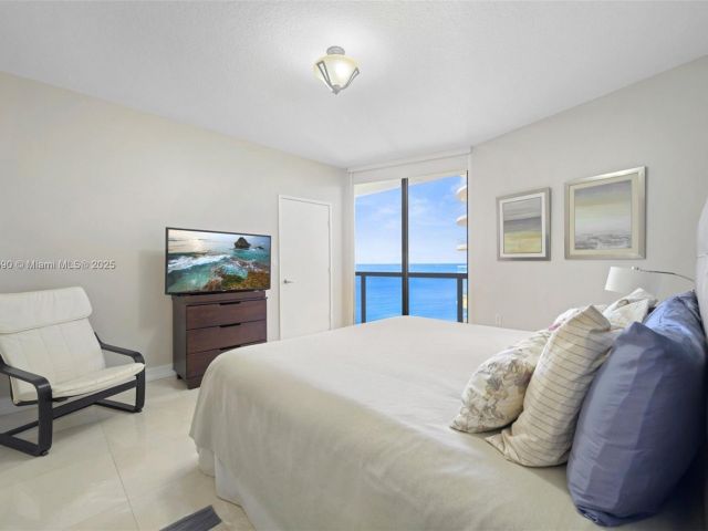 Apartment for sale  Unit #1202 - photo 6033525