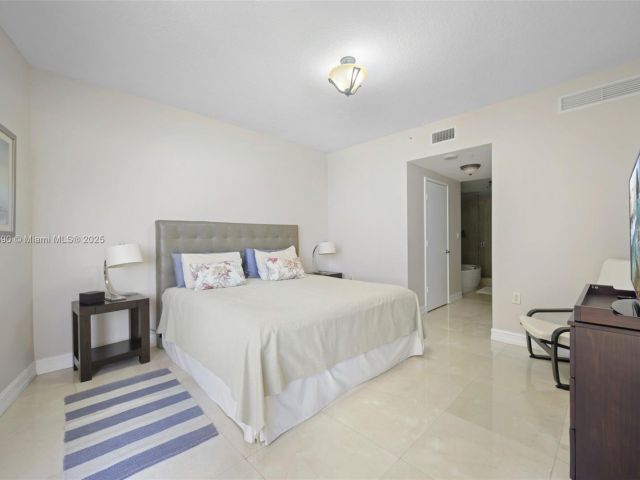 Apartment for sale  Unit #1202 - photo 6033526