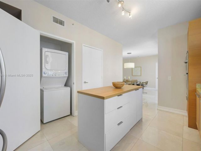 Apartment for sale  Unit #1202 - photo 6033527