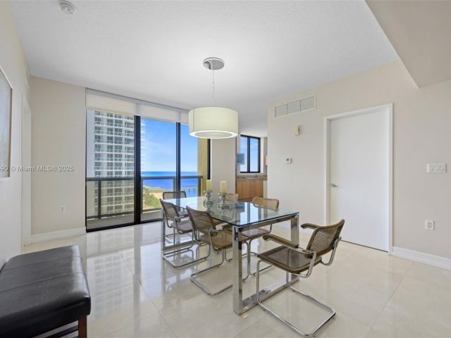 Apartment for sale  Unit #1202 - photo 6033533