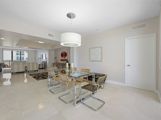 Apartment for sale  Unit #1202 - photo 6033534