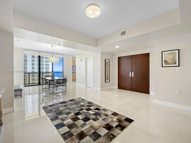 Apartment for sale  Unit #1202 - photo 6033535