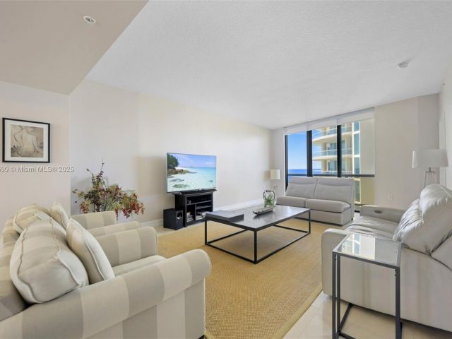 Apartment for sale  Unit #1202 - photo 6033537