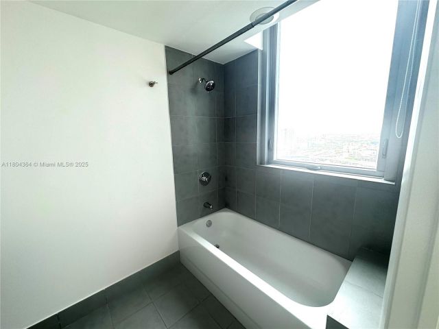 Apartment for sale  Unit #1605 - photo 6039657