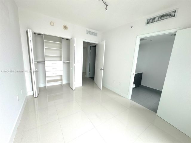 Apartment for sale  Unit #1605 - photo 6039659