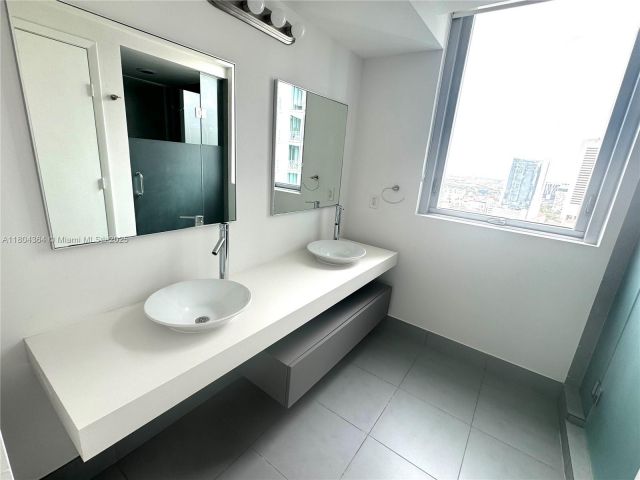 Apartment for sale  Unit #1605 - photo 6039664