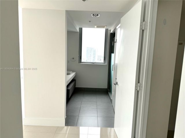 Apartment for sale  Unit #1605 - photo 6039667