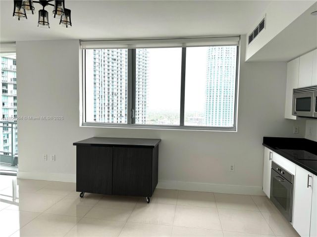 Apartment for sale  Unit #1605 - photo 6039671