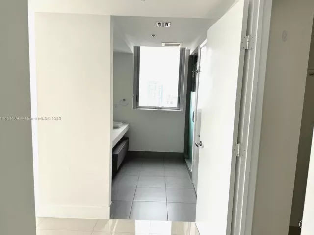 2-bedroom condo for sale in Miami - 92 SW 3rd St 1605 - MondialRealty