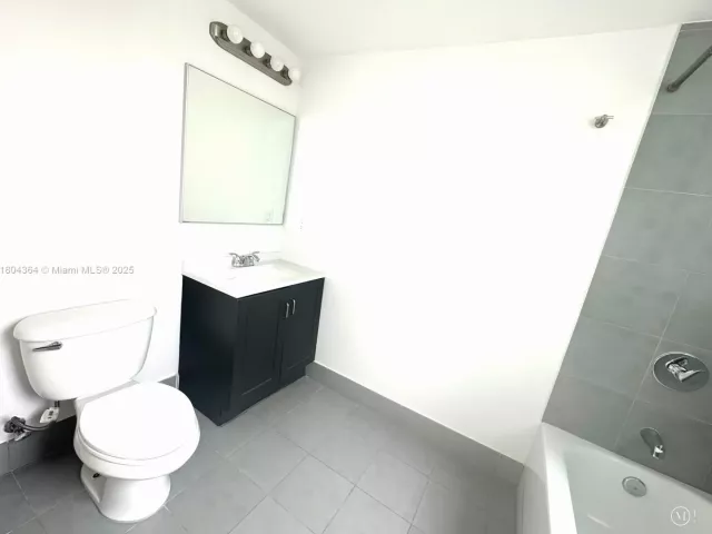 2-bedroom condo for sale in Miami - 92 SW 3rd St 1605 - MondialRealty