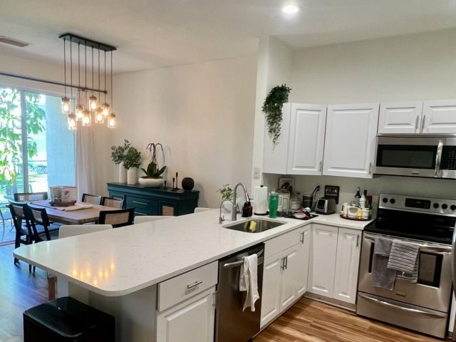 Home for rent at 6086 Seminole Gardens Circle - photo 6083706