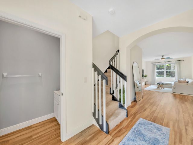 Home for rent at 6086 Seminole Gardens Circle - photo 6159368