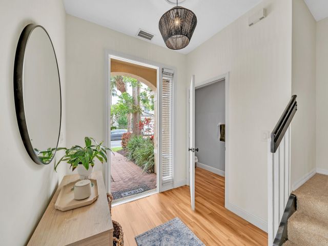 Home for rent at 6086 Seminole Gardens Circle - photo 6159369