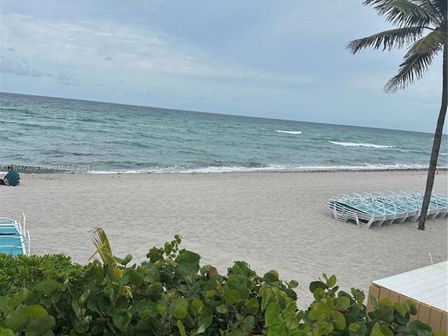 1-bedroom condo for rent in Hollywood - 2501 S Ocean Dr 1228 - MondialRealty